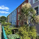 Guest * Malahide