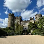 Guest * Malahide