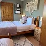 Guest * Malahide
