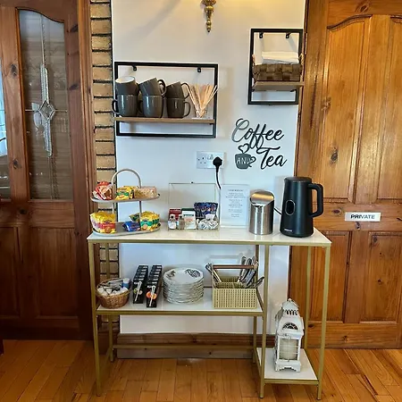 Guest 게스트하우스 *