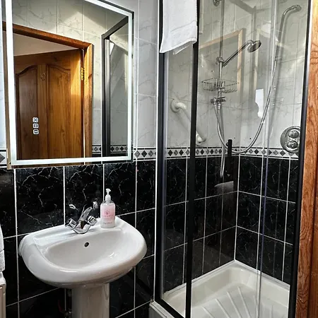 Guest 게스트하우스 말라하이드