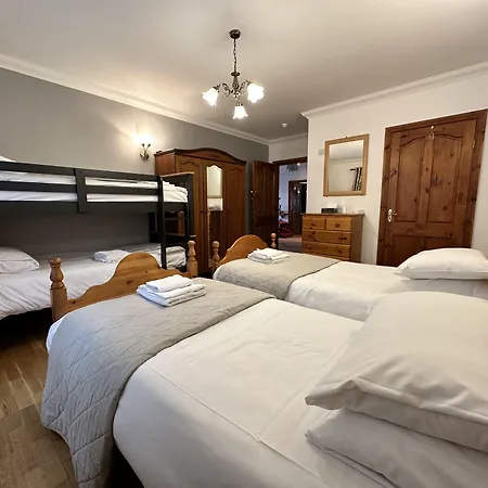 Guest Guest house *