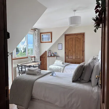 Guest 게스트하우스 *