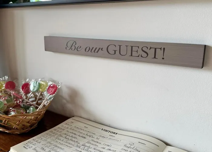 Guest בית הארחה *